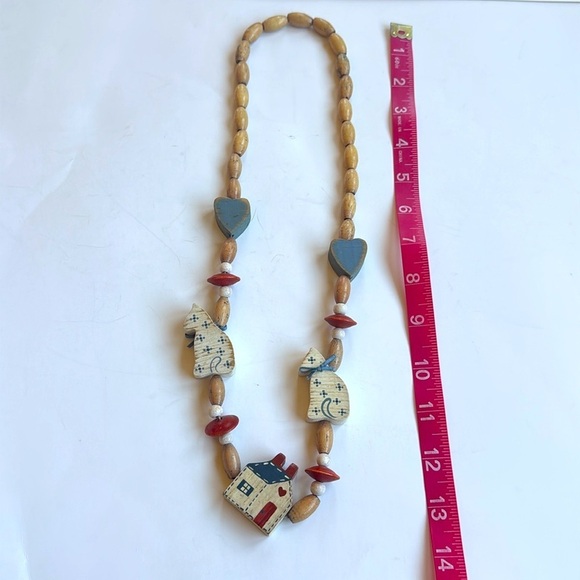 Vintage Americana Wooden Bead Necklace with House, Heart and Cat Accents - Picture 4 of 4